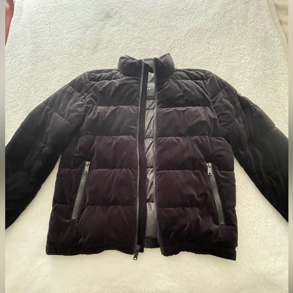 Beautiful DKNY size L (unisex) velvet jacket brand new never worn - Picture 1 of 6